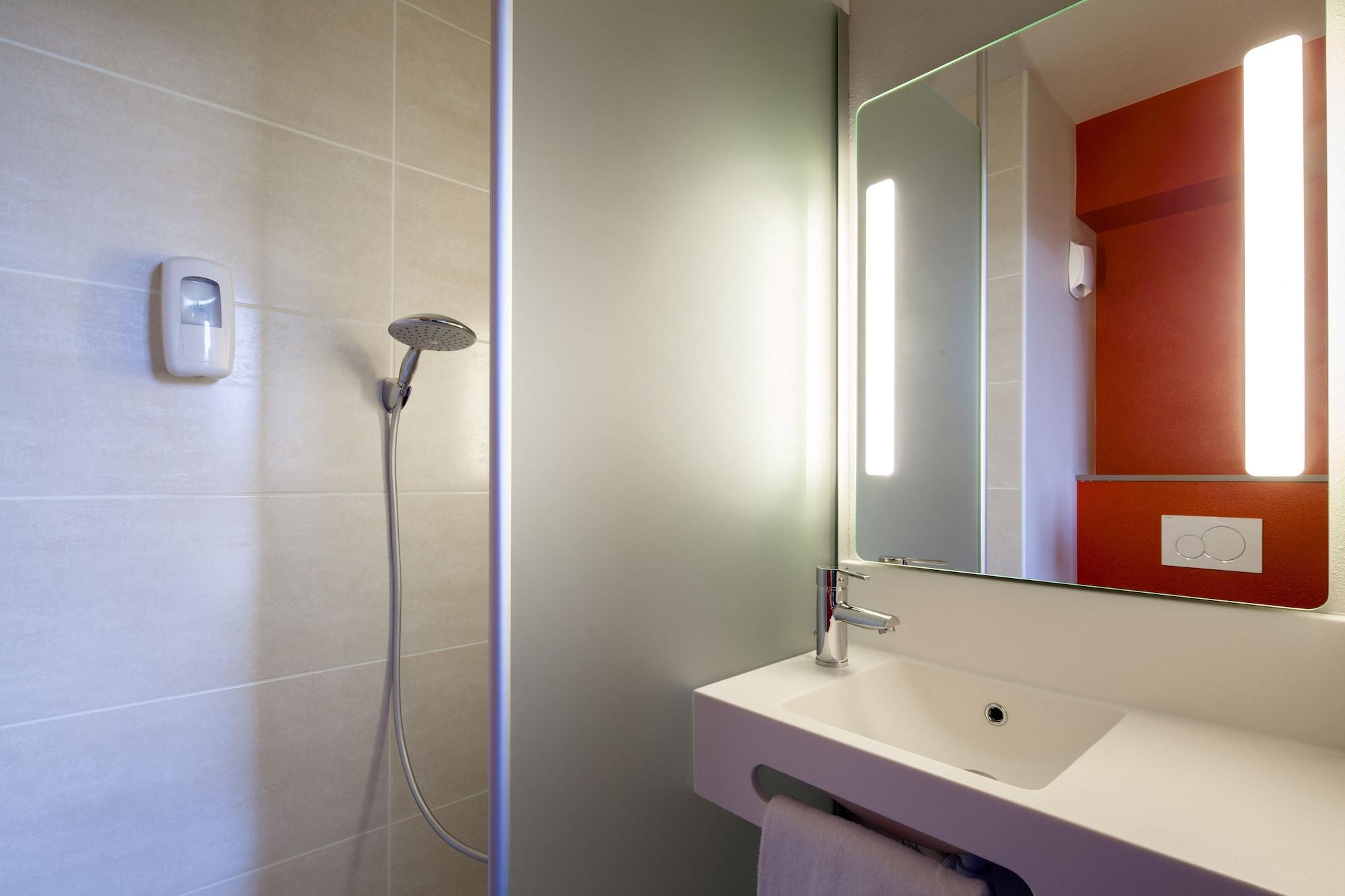 B&B Hotel Orly Chevilly Marche International Exteriör bild
